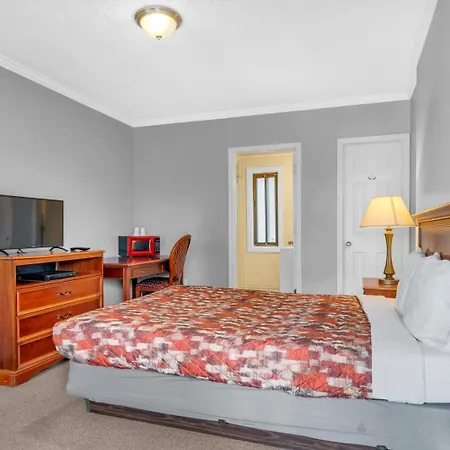 Private Room Bath Brownstown Near Detroit